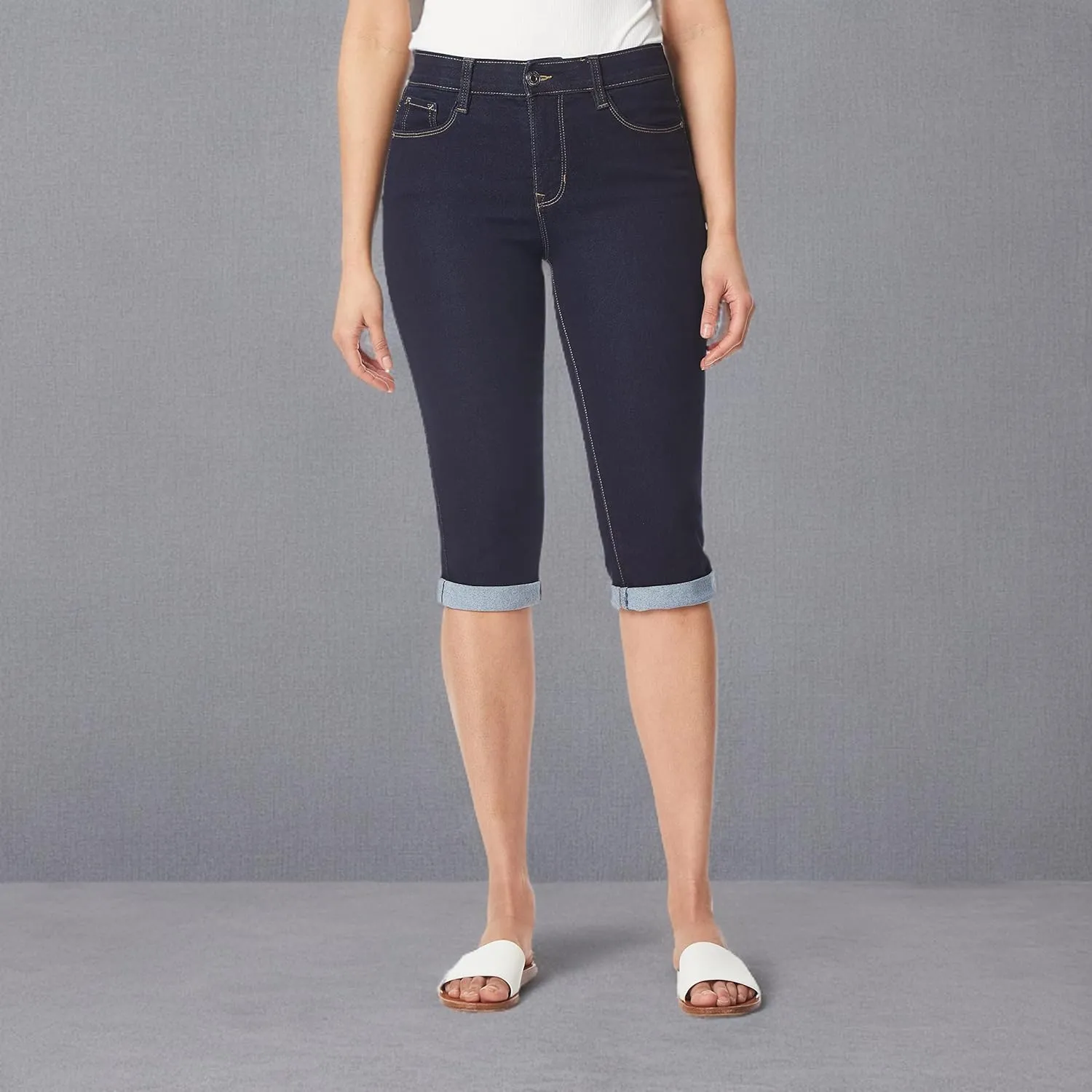 Angels Forever Young Women's 360 Sculpt 17" Capri