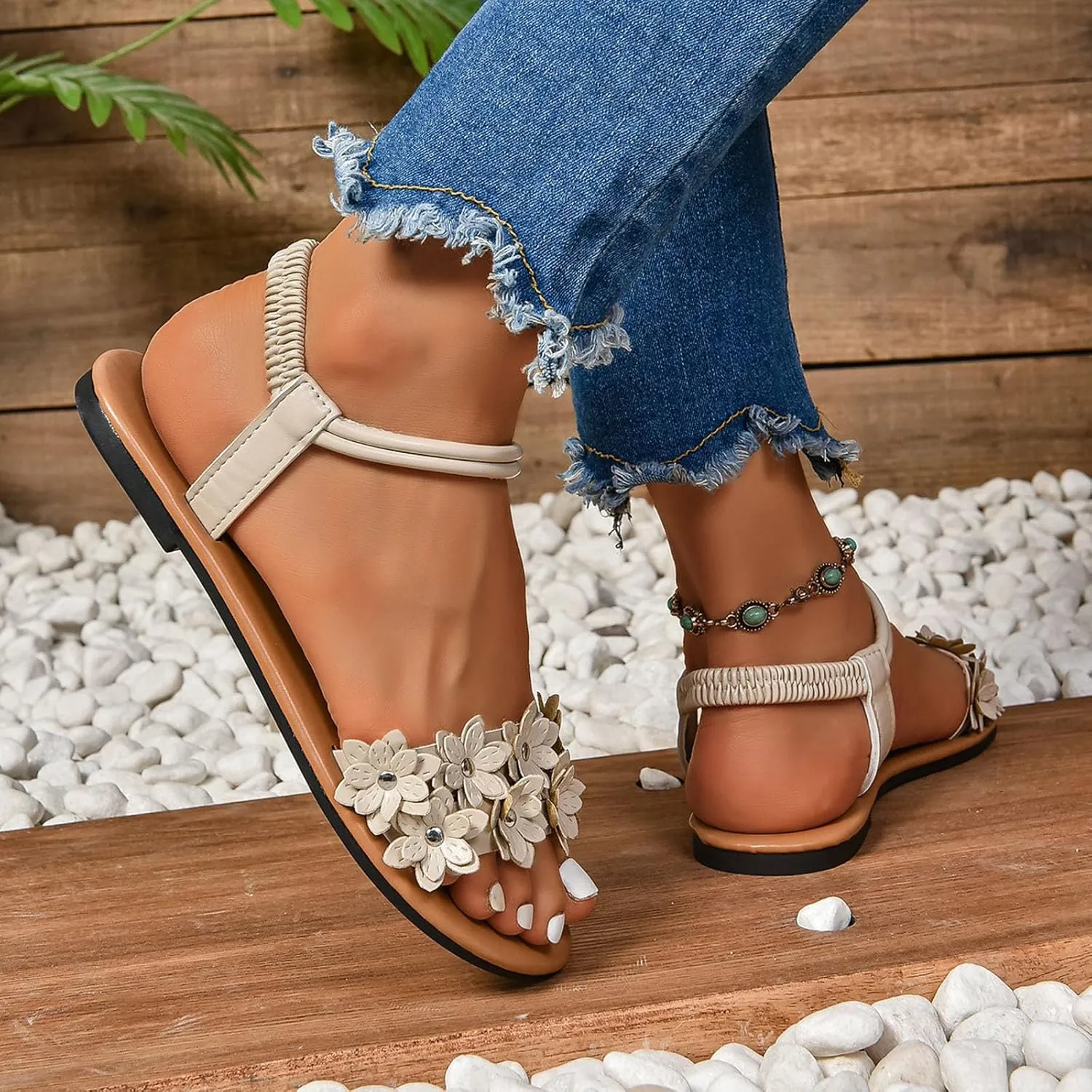 Casual And Versatile Flat Sandals With Flower Decoration Fashionable Bohemian Sandals Water Sandals for Women Size 5