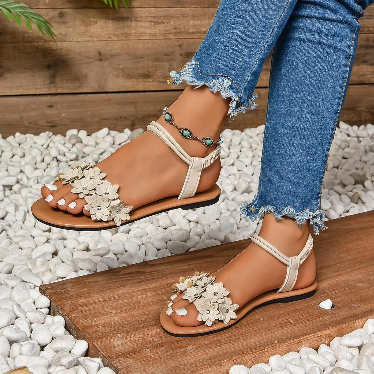 Casual And Versatile Flat Sandals With Flower Decoration Fashionable Bohemian Sandals Water Sandals for Women Size 5
