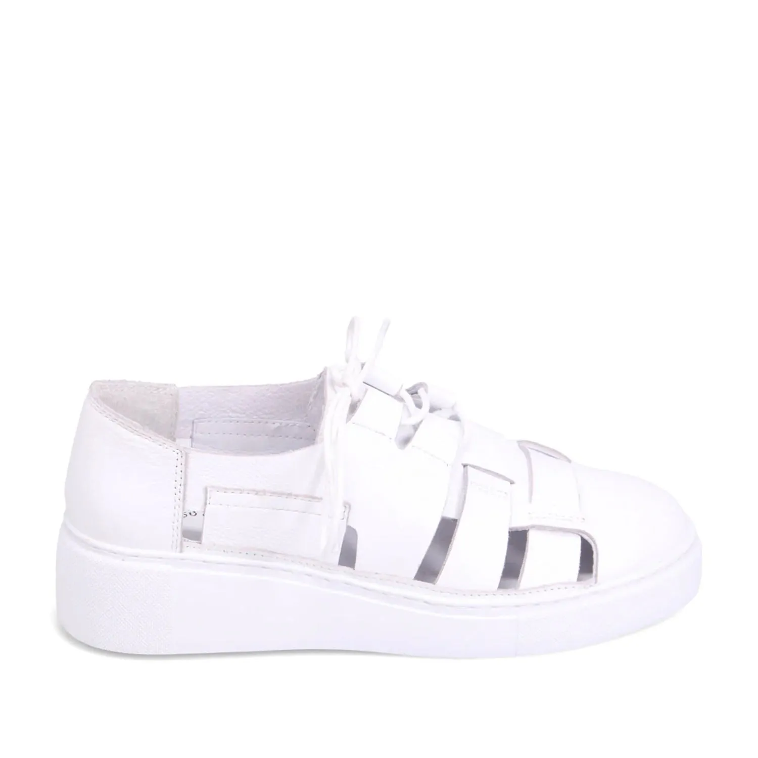 Django & Juliette Women's Yao in White
