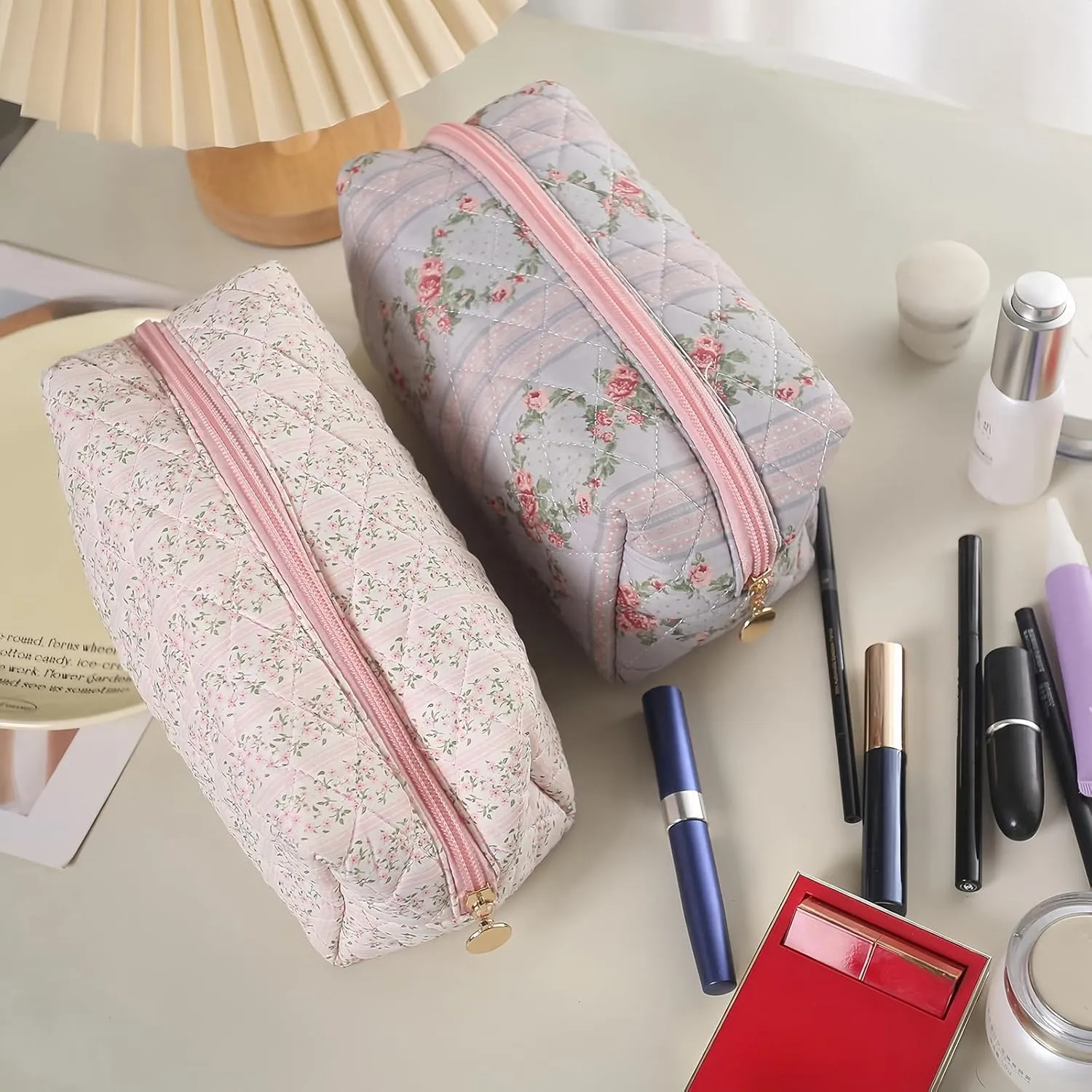 Gleyemor Small Quilted Makeup Bag for Women, Cute Floral Cotton Cosmetic Bag, Travel Toiletry Bag Period Bag Gifts for Her Mom Friend Sister Bridesmaid (Pink Floral)