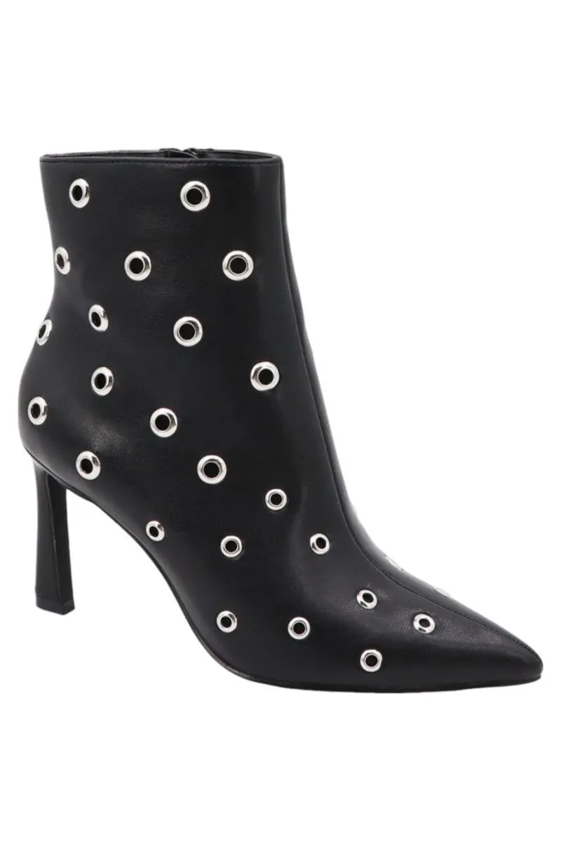 GROMMET ANKLE BOOT