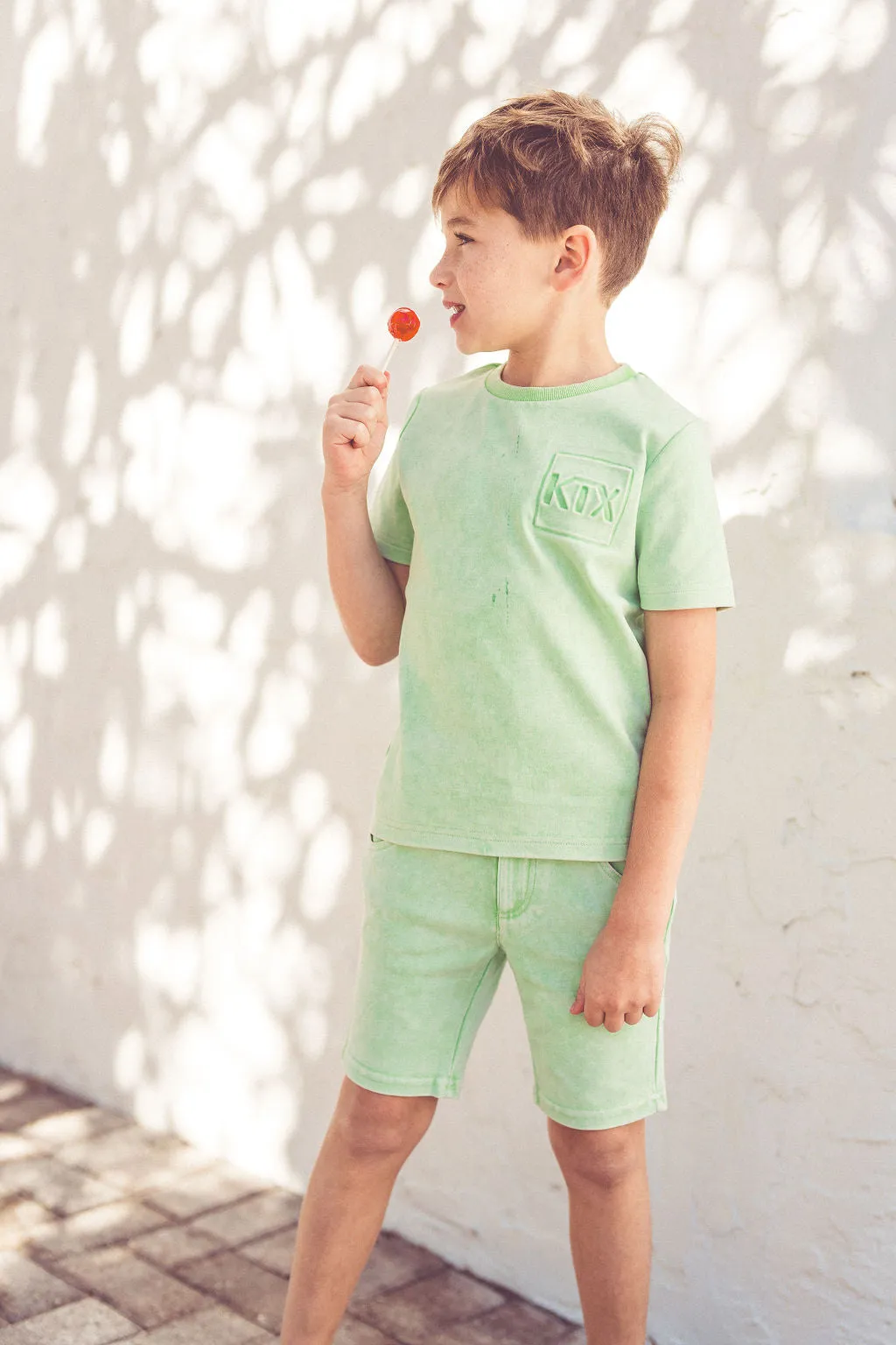 KIX EMBOSSED T-SHIRT