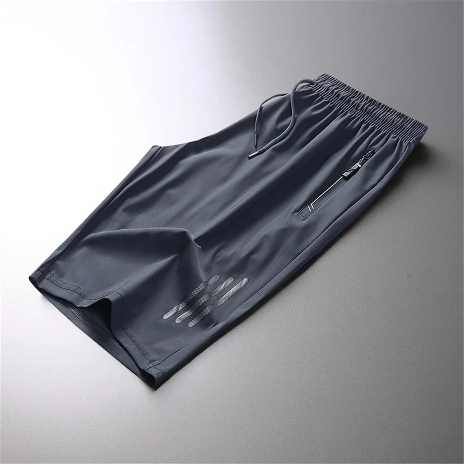 Mens Beach Shorts Summer Stretch Drawstring Casual Shorts Loose Gym Shorts with Zip Pockets Athletic Shorts Trendy