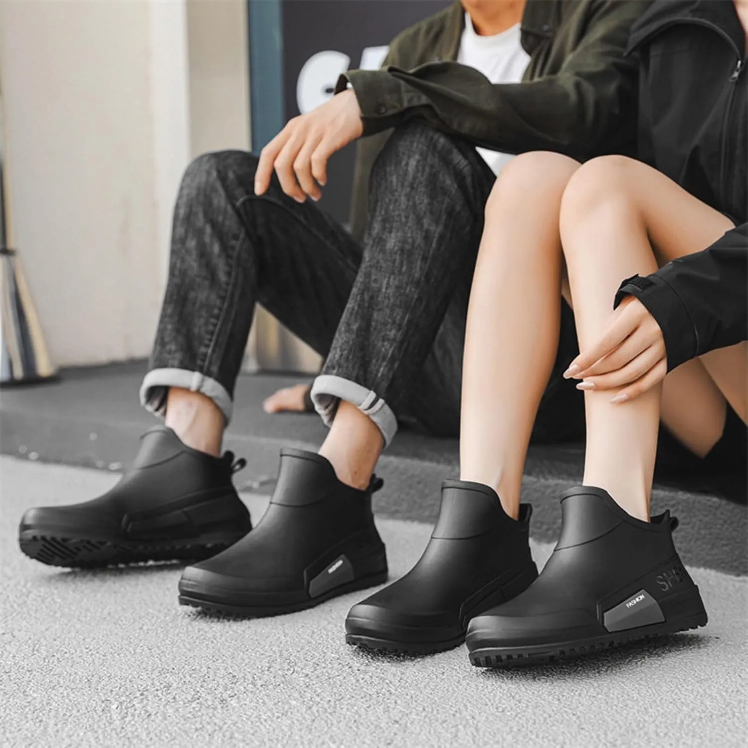 Rain Boots Couples Students Work Fishing Non Slip Warm Rubber Shoes Rain Boots Woman Short Flat Boots Barefoot Shoes