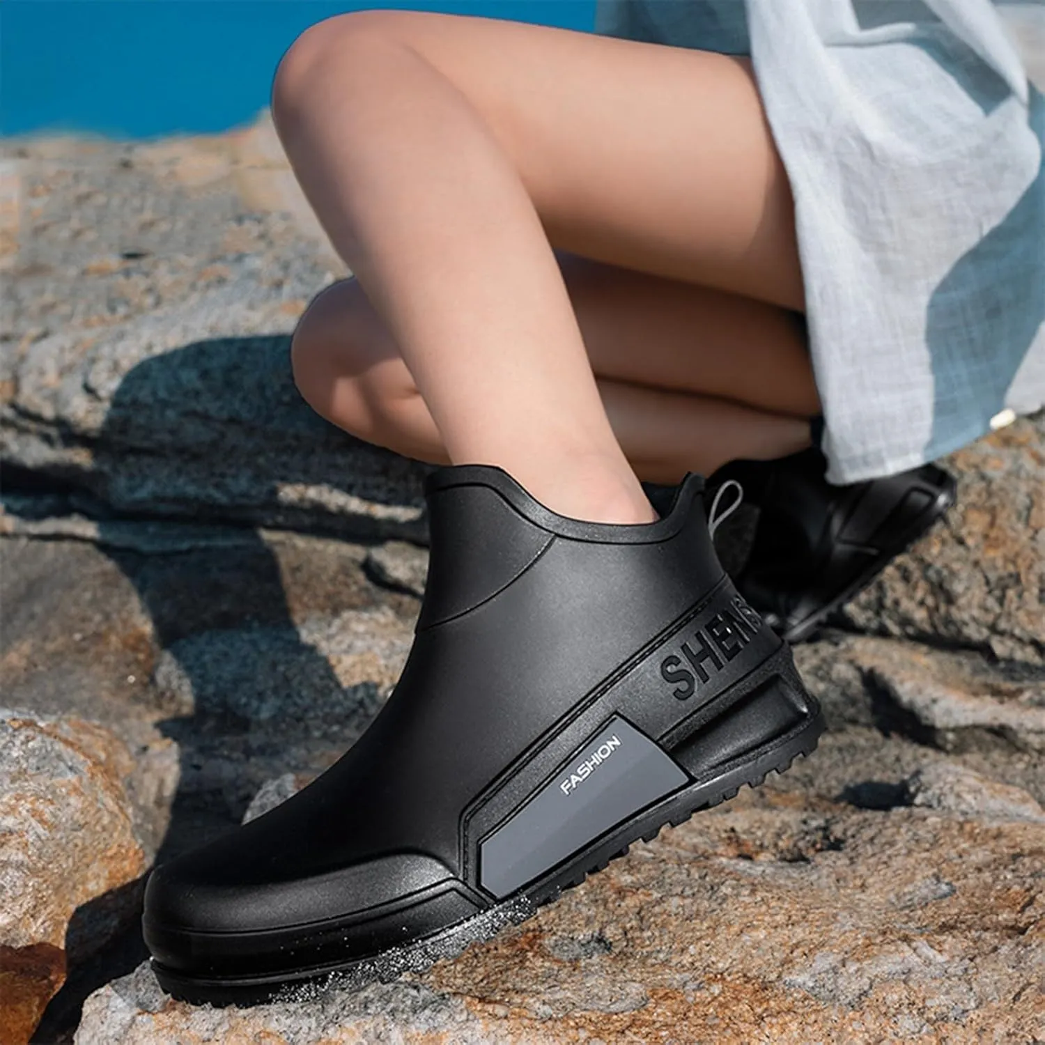 Rain Boots Couples Students Work Fishing Non Slip Warm Rubber Shoes Rain Boots Woman Short Flat Boots Barefoot Shoes